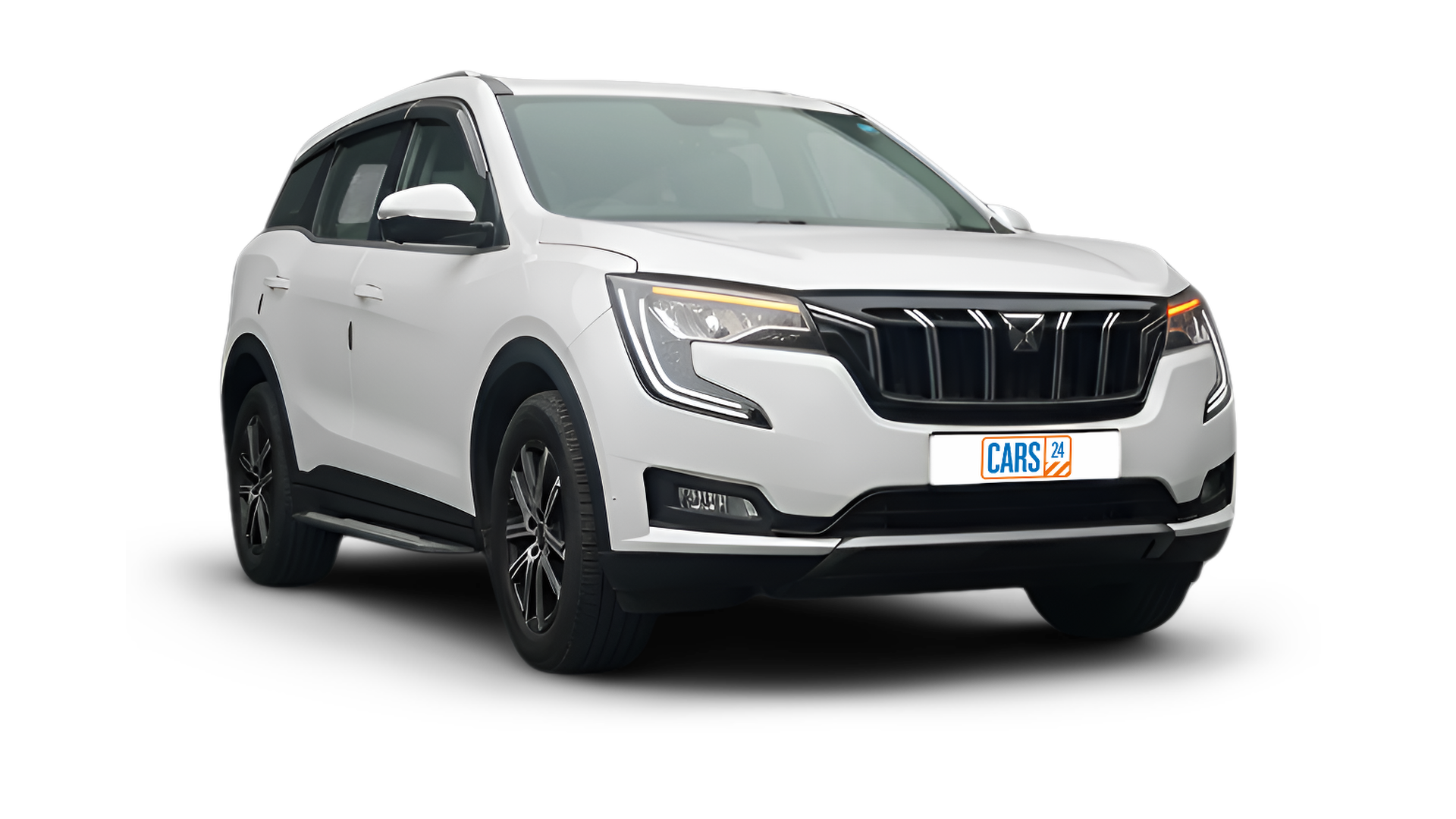 Mahindra XUV700-img